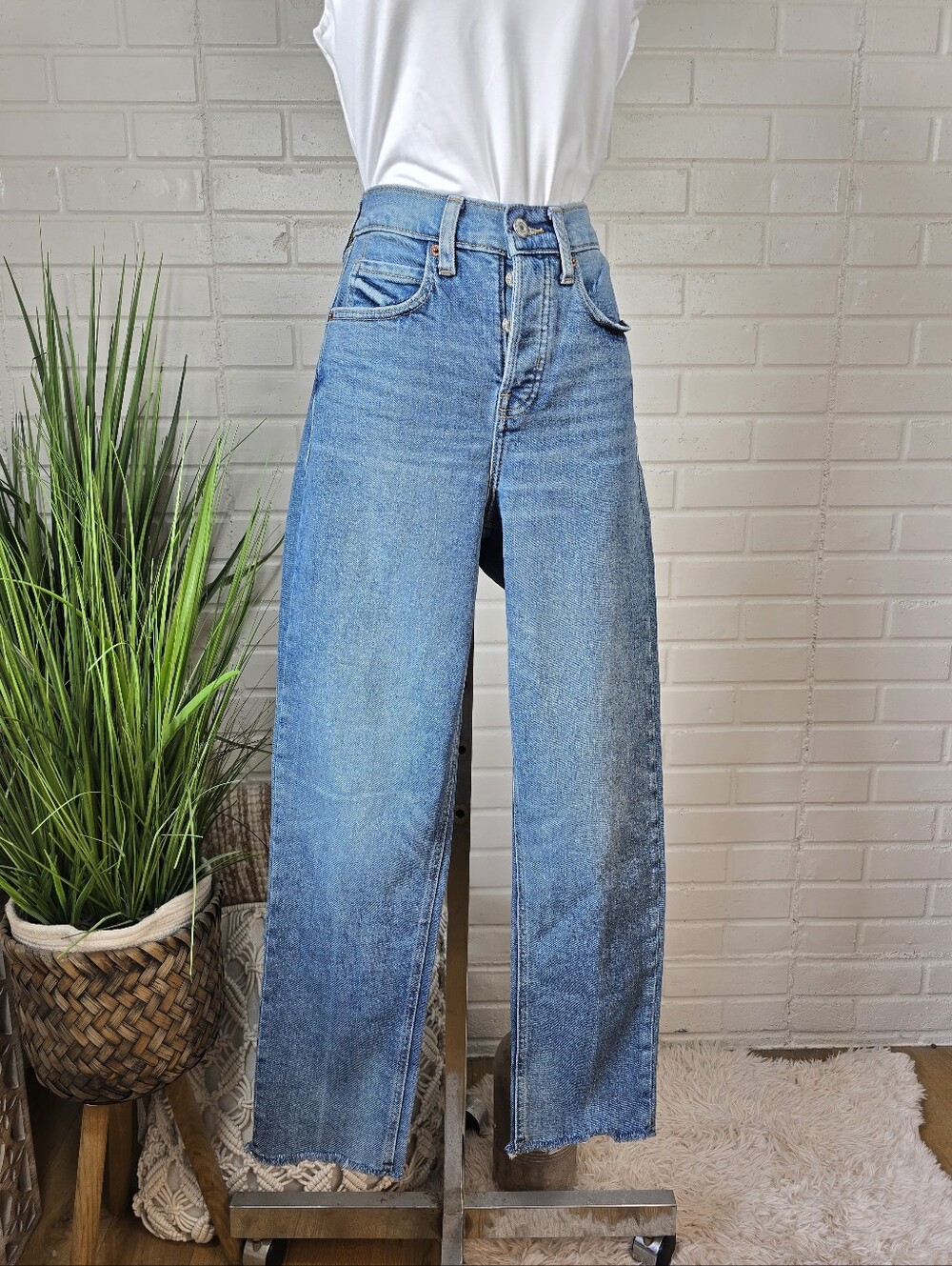 Old Navy High Waist Button Fly Straight Jeans Size 0